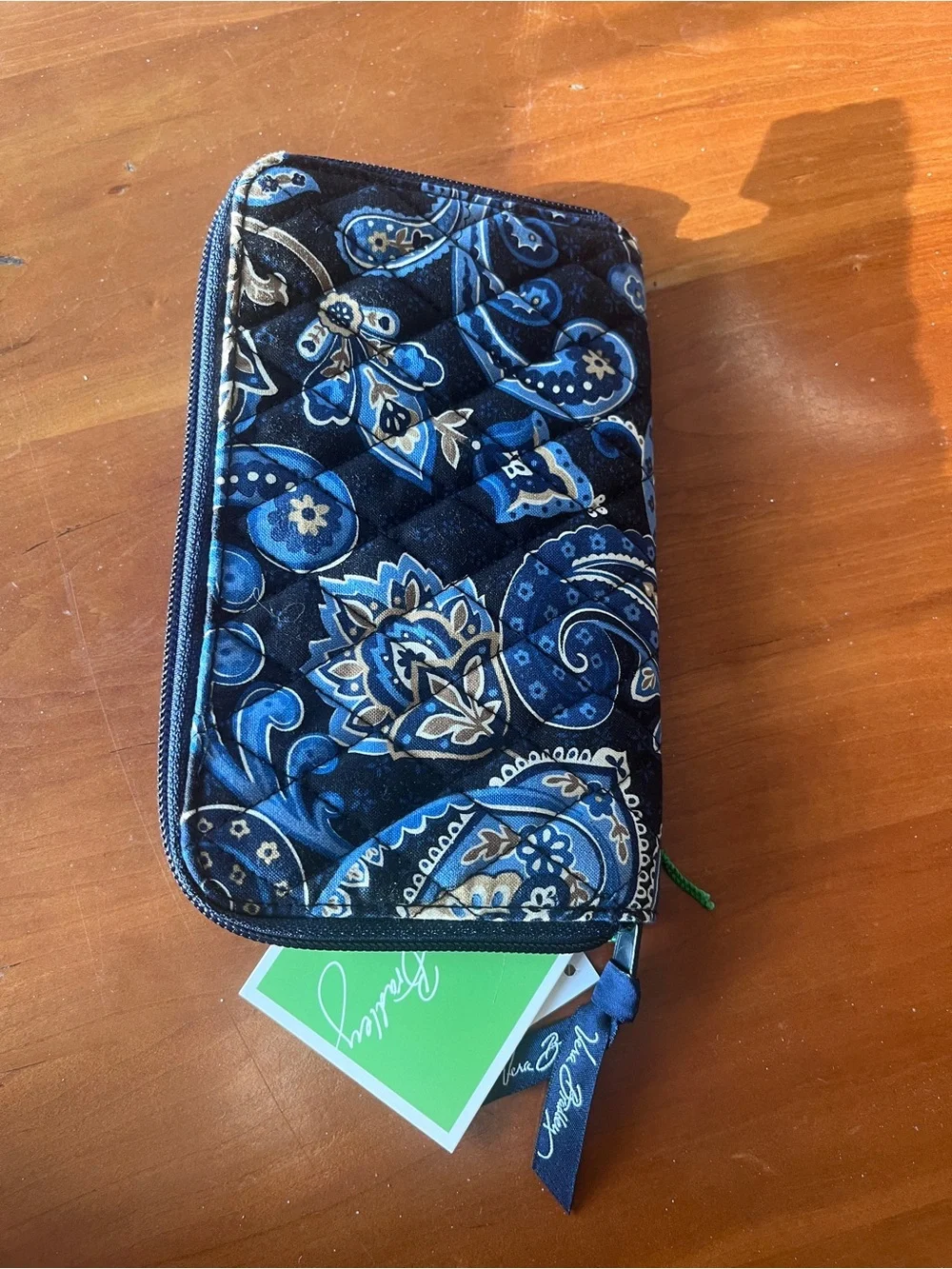 Vera Bradley Zip Wallet Windsor Navy NWT - Picture 3 of 7